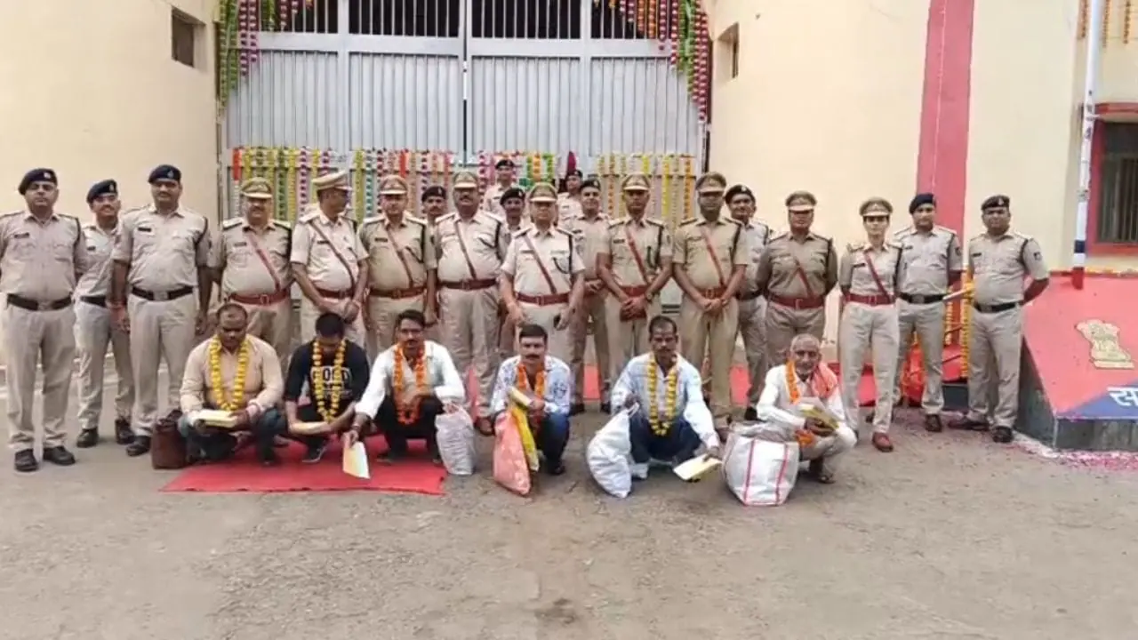 स्वतंत्रता दिवस पर ग्वालियर सेंट्रल जेल से 6 बंदियों की रिहाई, अच्छे आचरण का मिला तोहफा