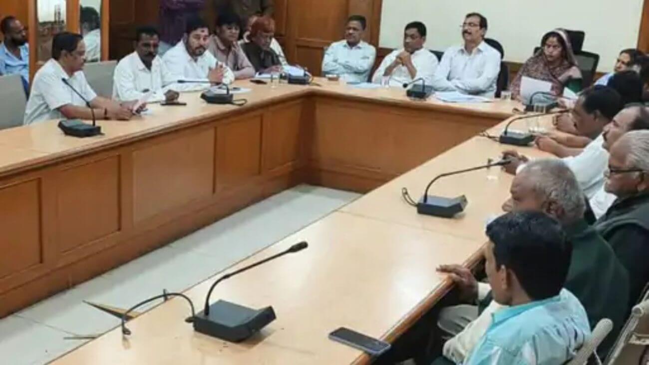 गणेशोत्सव को लेकर इंदौर नगर निगम की बैठक, जुलूस से लेकर झांकी तक की तैयारियों पर चर्चा