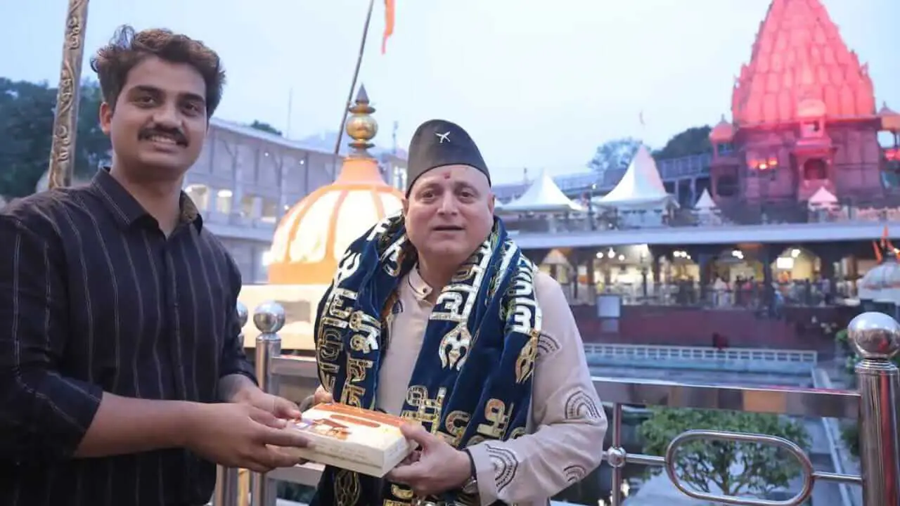 महाकाल की शरण में पहुंचे एक्टर मनोज जोशी, भस्म आरती के बाद बोले- इस अनुभव को बयां करना मुश्किल