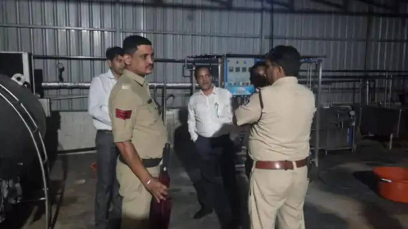 एनालॉग पनीर पर रोक के बाद भोपाल में छापा, जैन डेयरी से 116 किलो पनीर जब्त