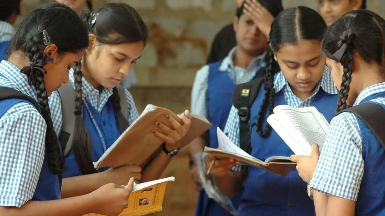 आगर-मालवा में भारी बारिश से स्कूलों की छुट्टी, आज नर्सरी से 12वीं तक क्लास रहेगी बंद, शिक्षकों को जाना होगा स्कूल