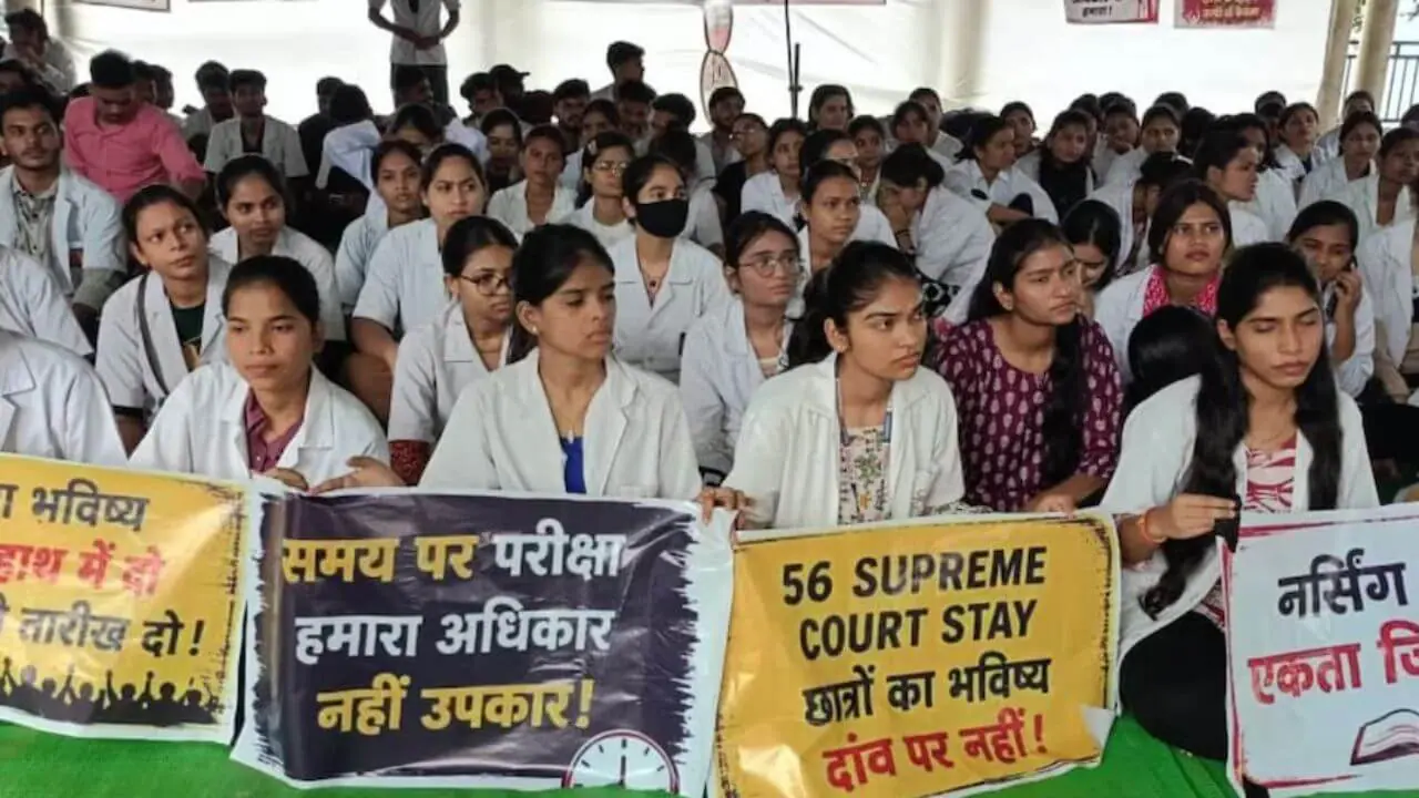 न परीक्षा हुई, न रिजल्ट आया, 6 साल में भी पूरी नहीं हुई 4 साल की नर्सिंग डिग्री, भोपाल में प्रदर्शन जारी