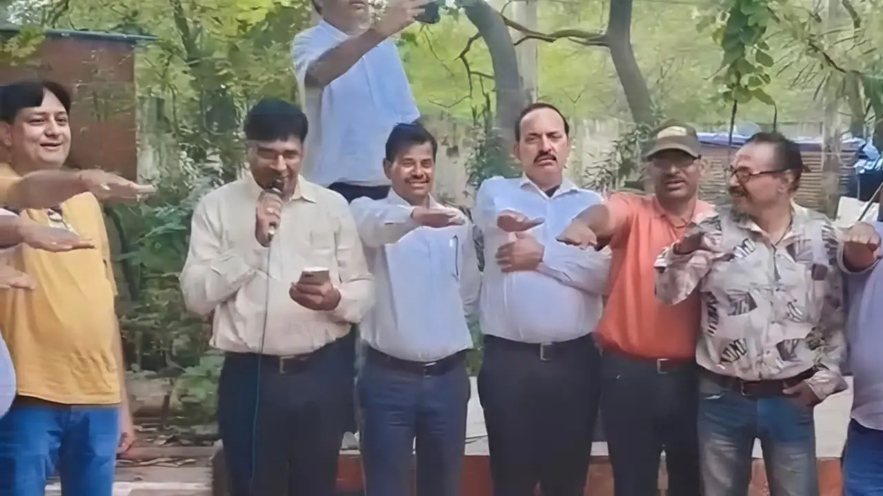 TET के खिलाफ लामबंद हुए शिक्षक, फॉर्म नहीं भरने की ली शपथ; देशव्यापी आंदोलन की बनाई रणनीति