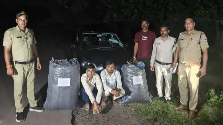 पुलिस की बड़ी कार्रवाई, कार से 3 लाख रुपये का अवैध डोडा चूरा जब्त, राजस्थान के 2 तस्कर गिरफ्तार