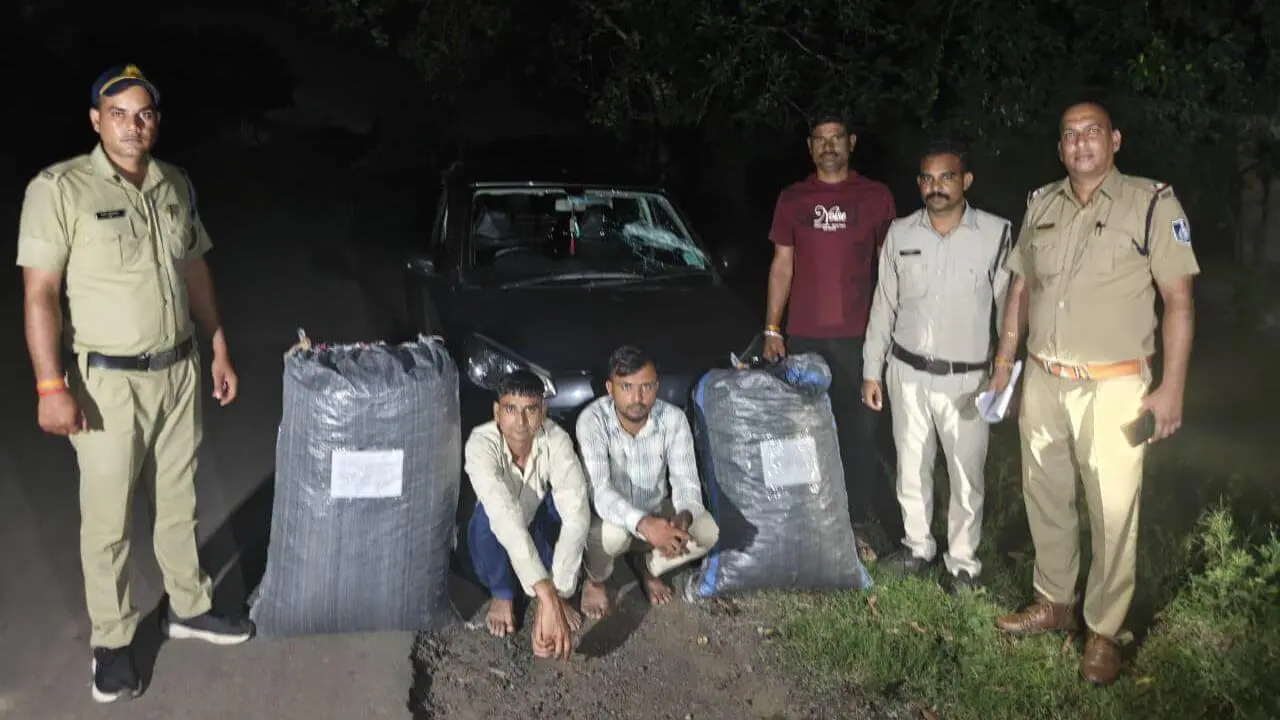 पुलिस की बड़ी कार्रवाई, कार से 3 लाख रुपये का अवैध डोडा चूरा जब्त, राजस्थान के 2 तस्कर गिरफ्तार