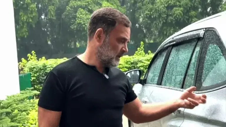 E20 पेट्रोल पर राहुल गांधी ने उठाए सवाल, कार की टंकी खोलकर बोले – ‘दाल में काला नहीं, पूरी दाल ही काली’