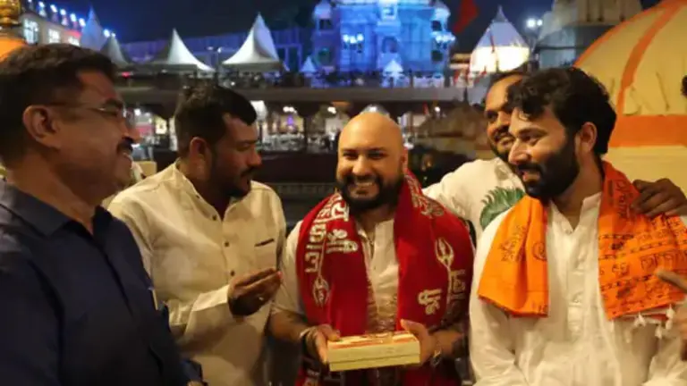महाकाल की भस्म आरती में शामिल हुए बी प्राक, बोले- ‘सावन में बाबा के दरबार आना सौभाग्य’