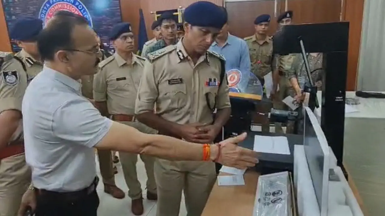 इंदौर पुलिस होगी और हाईटेक, मिले फिंगरप्रिंट कंपरेटर समेत कई आधुनिक उपकरण, अब हर मोर्चे पर बढ़ेगी निगरानी