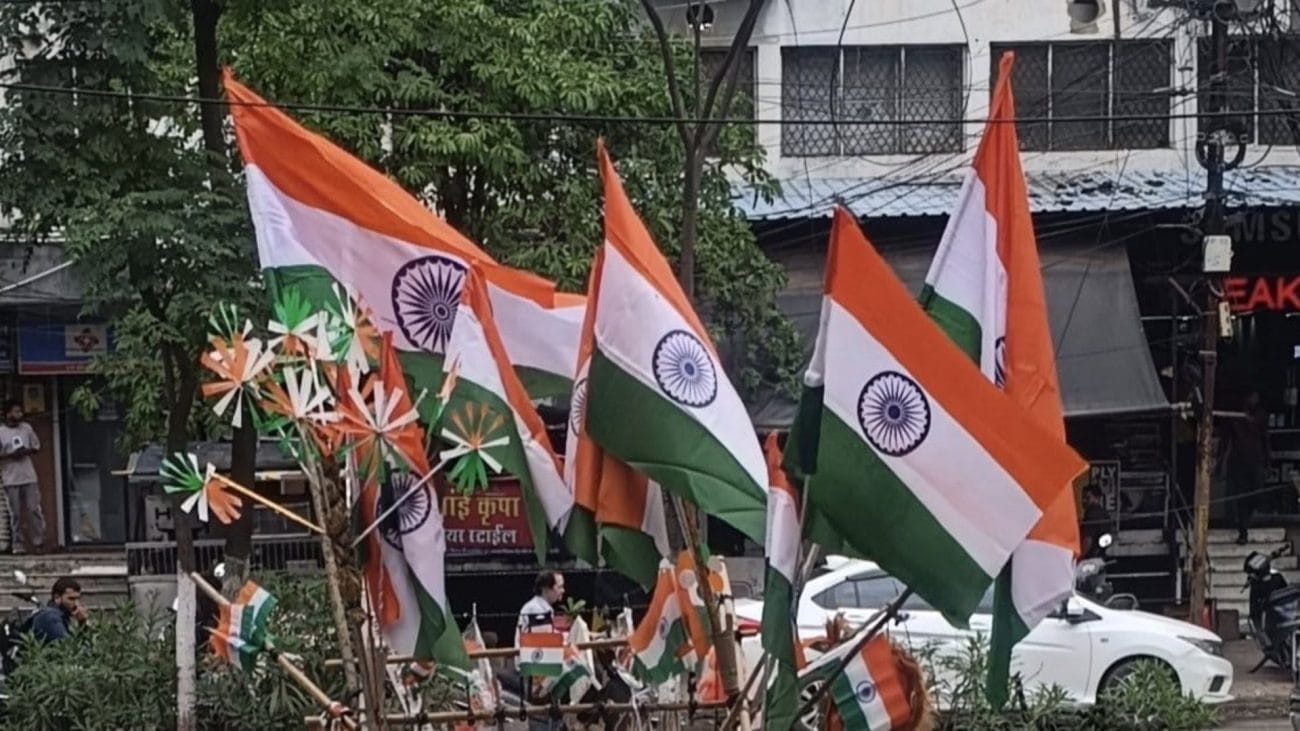 इंदौर में भाजपा की तिरंगा यात्रा, टंट्या भील चौराहे से सड़कों पर उतरे हजारों लोग, युवाओं ने भी दिखाया जोश
