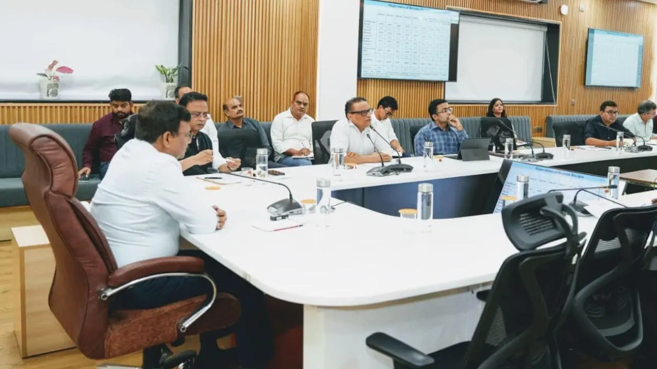 टैक्स चोरी पकड़ने में AI की मदद लेगी उत्तराखंड सरकार, 4-5 महीने में तैयार होगा नया सिस्टम, मुख्य सचिव ने अधिकारियों को दिए निर्देश