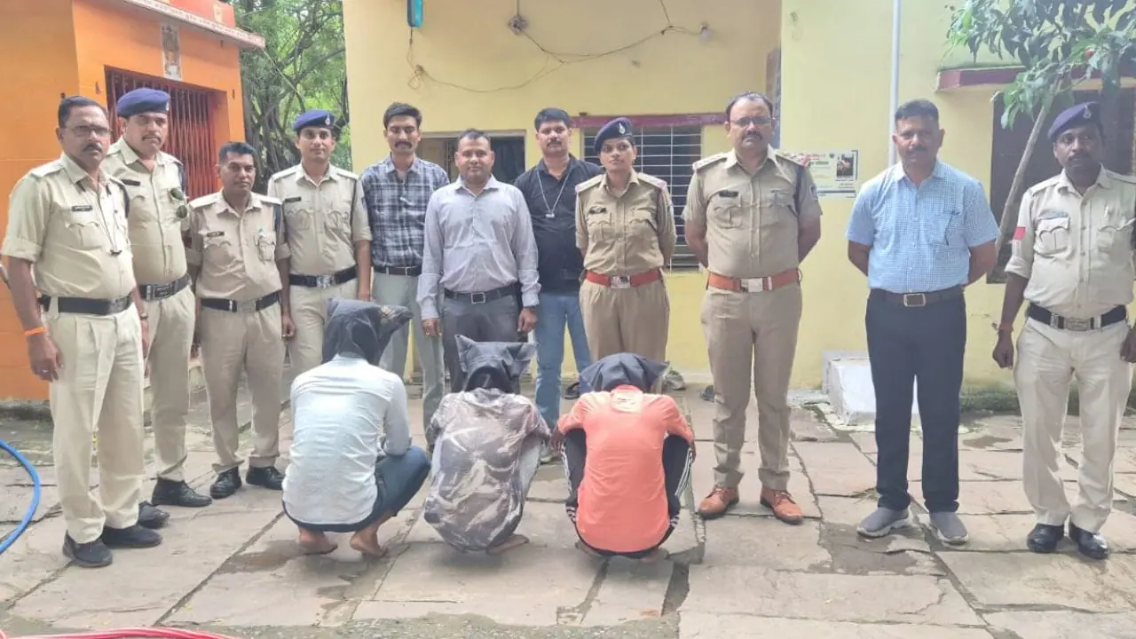 दमोह-जबलपुर हाईवे पर फर्जी लूट का खुलासा, कलेक्शन एजेंट ही निकला मास्टरमाइंड, तीन आरोपी गिरफ्तार