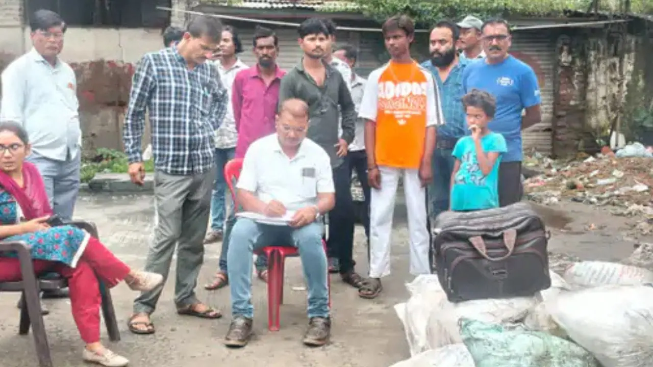 नर्मदापुरम: खाद्य सुरक्षा विभाग ने यात्री बस से 650 किलो संदिग्ध मावा किया जब्त, न बिल मिला और न खरीदार की जानकारी