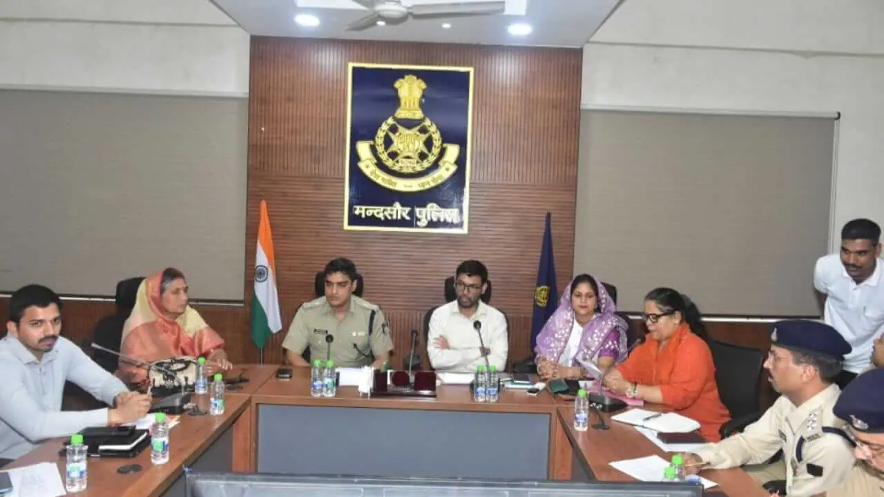 मंदसौर कलेक्टर की अध्यक्षता में हुई जिला शांति समिति की बैठक, राजसी सवारी और आगामी त्योहारों की व्यवस्था पर की गई चर्चा