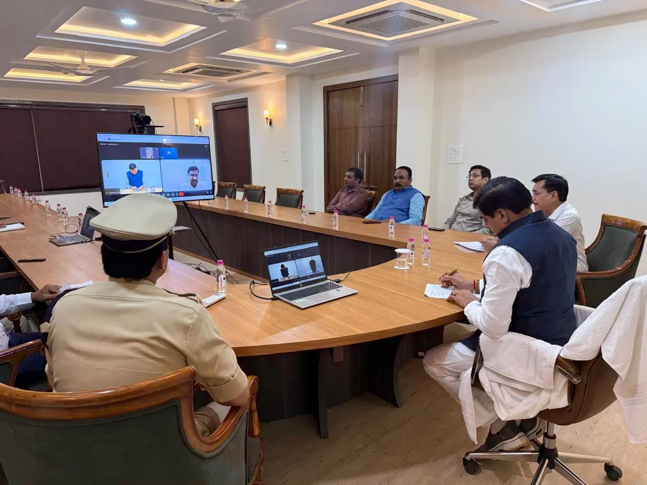 दिल्ली से सीधे रीवा पहुंचे CM मोहन यादव, बाढ़ प्रभावितों को भोजन-वस्त्र और शुद्ध पेयजल देने के निर्देश; बोले- किसी भी हाल में न हो जनहानि या पशुहानि