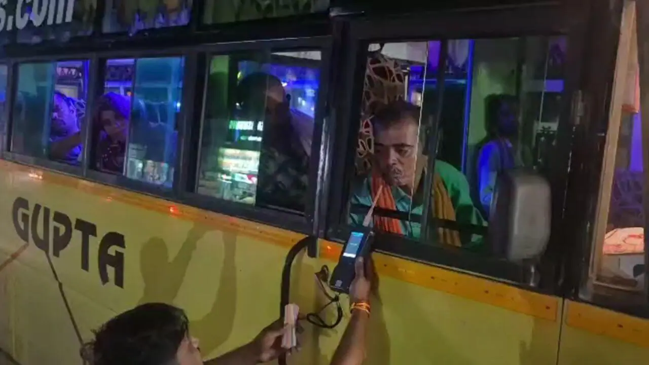 दमोह में रातभर ट्रैफिक पुलिस का एक्शन, शराब पीकर गाड़ी चलाने वालों की ब्रीथ एनालाइजर से जांच