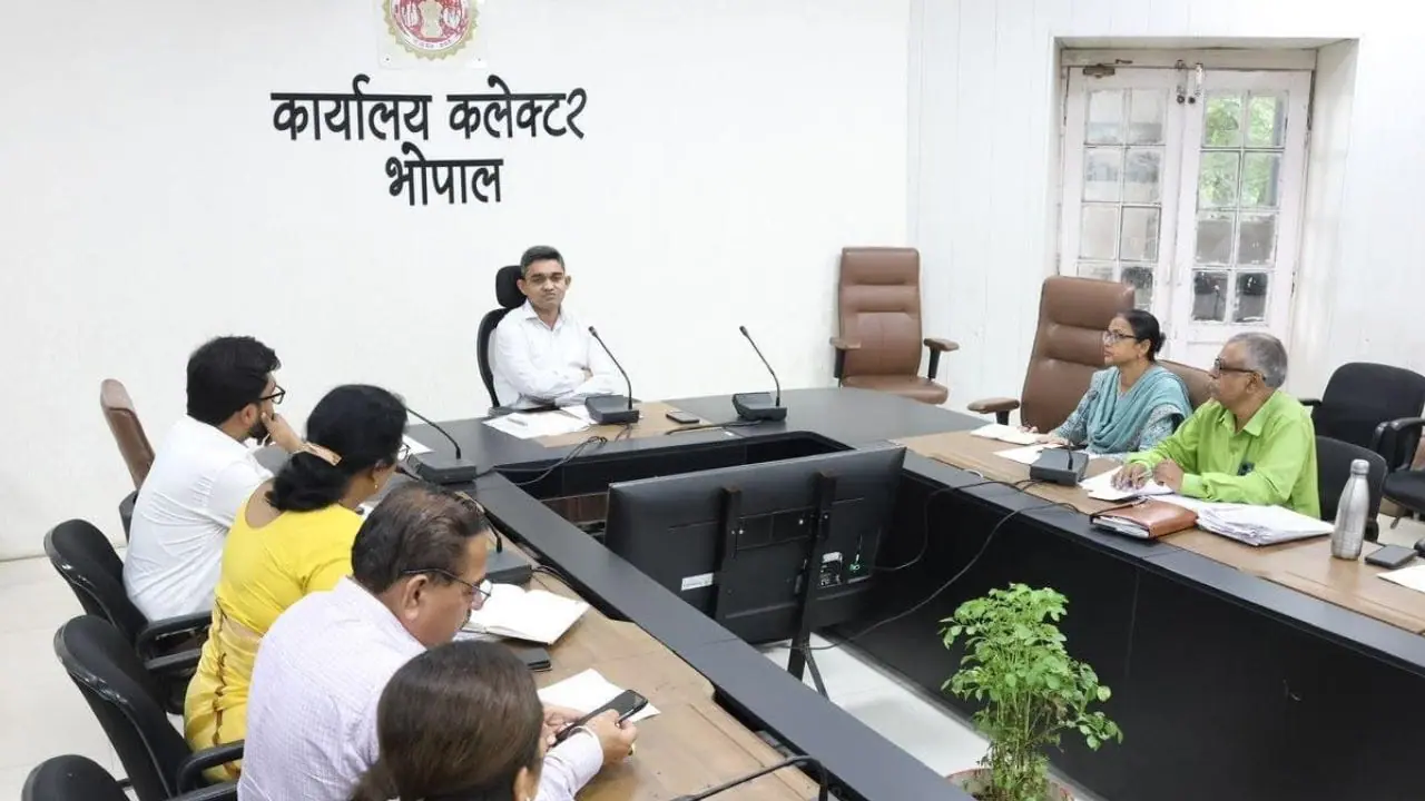 इंदौर की तर्ज पर भोपाल को नशा और भिक्षावृत्ति मुक्त बनाने की तैयारी, कलेक्टर ने की समीक्षा बैठक, अधिकारियों को दिए ये निर्देश