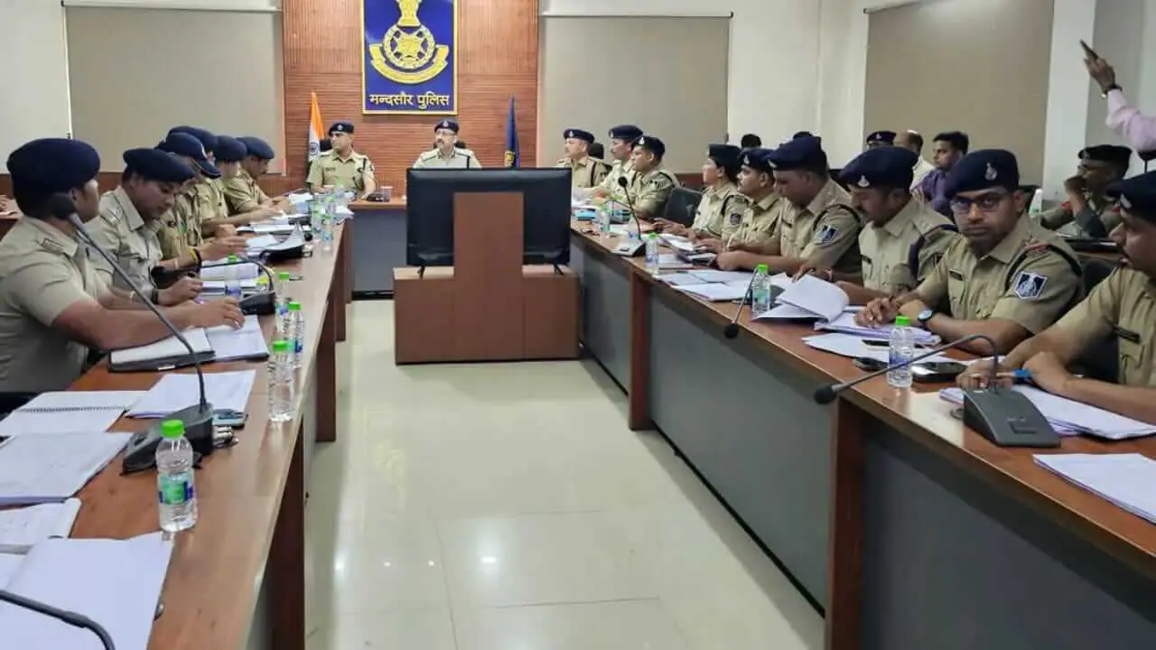 मंदसौर के चार थानों को डीआईजी की फटकार, NDPS कार्रवाई में पिछड़े, पुराने केस जल्द निपटाने के निर्देश