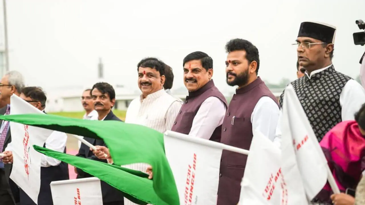 मध्यप्रदेश को हवाई सेवाओं की बड़ी सौगात, सीएम मोहन यादव ने 4 नई सीधी उड़ानों को दिखाई हरी झंडी, बढ़ी एयर कनेक्टिविटी