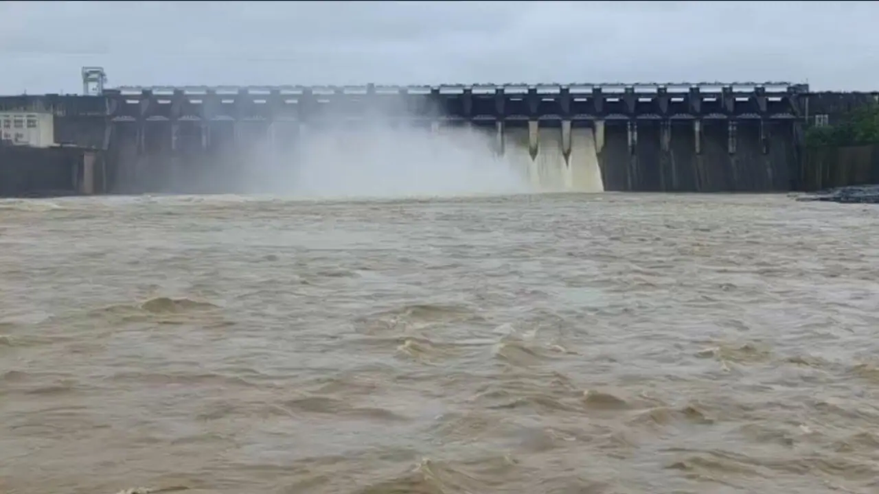 मंडला-डिंडौरी में भारी बारिश से लबालब हुआ जबलपुर का बरगी बांध, खोले गए 9 गेट, प्रशासन ने जारी किया अलर्ट