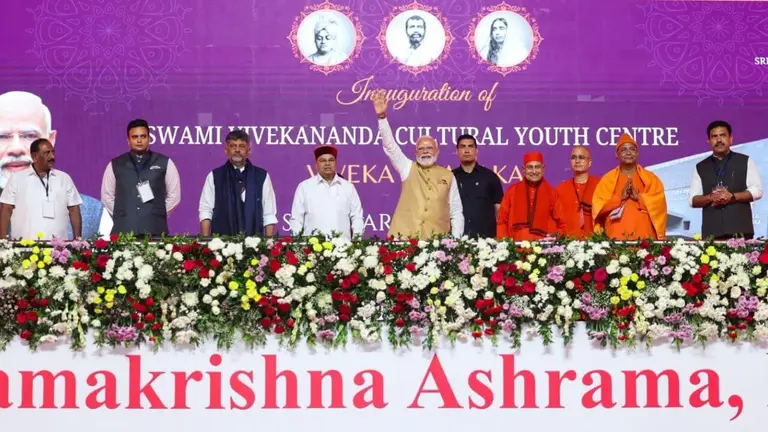 PM Modi ने किया विवेका स्मारका का उद्घाटन, बोले- युवाशक्ति का स्वस्थ, अनुशासित और आत्मविश्वास से भरे रहना बहुत जरूरी