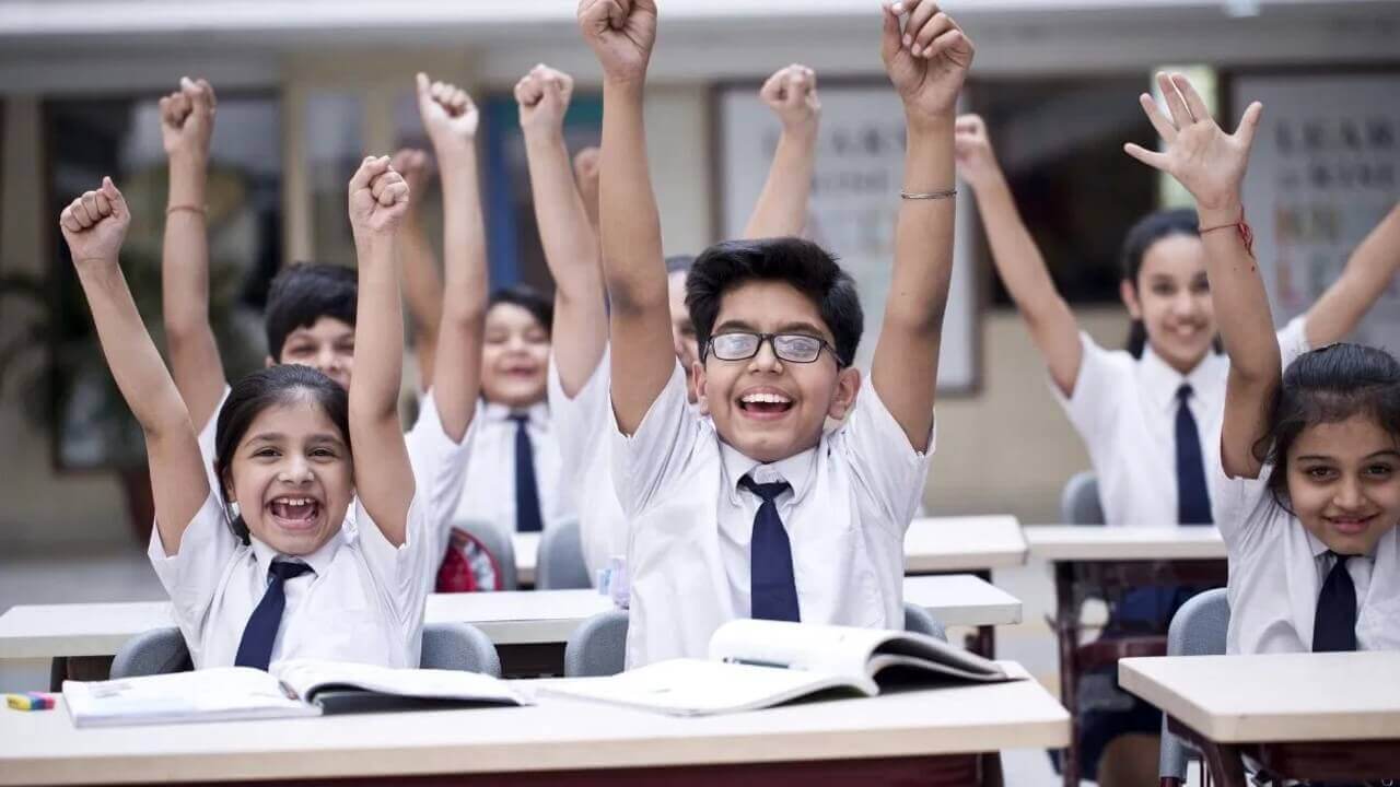 School Holiday : जन्माष्टमी से गणेश चतुर्थी तक.. सितंबर में कब-कब बंद रहेंगे स्कूल, यहां देखें छुट्टियों की पूरी लिस्ट