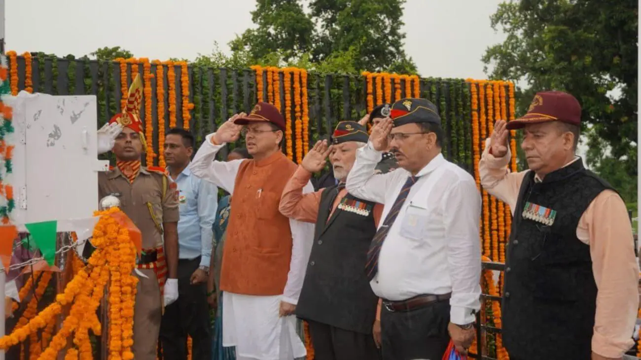 भारत-नेपाल सीमा पर लहराया विशाल तिरंगा, CM धामी ने शहीद स्मारक का किया लोकार्पण; वीर नारियों को किया सम्मानित