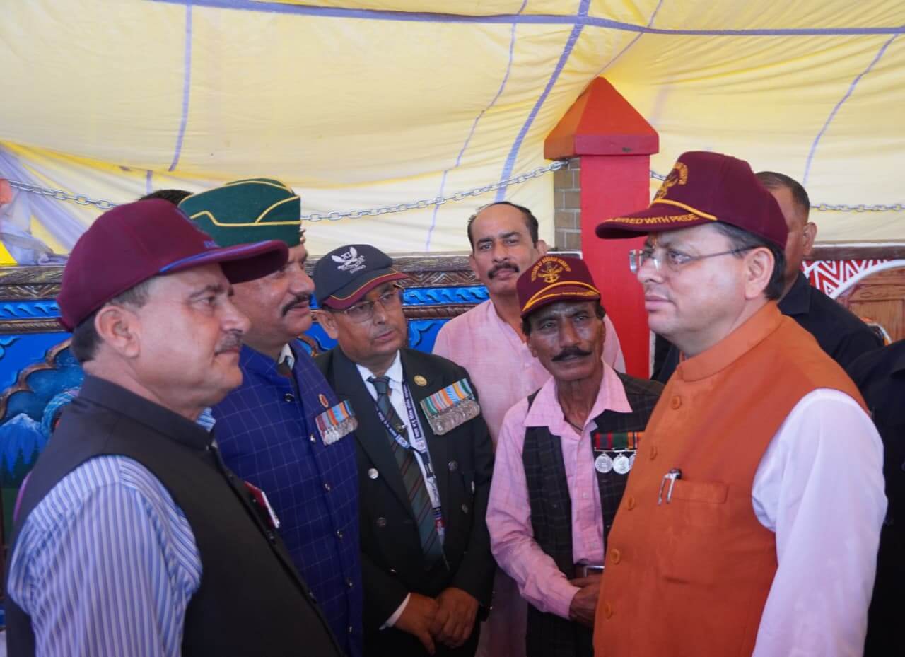 भारत-नेपाल सीमा पर लहराया विशाल तिरंगा, CM धामी ने शहीद स्मारक का किया लोकार्पण; वीर नारियों को किया सम्मानित