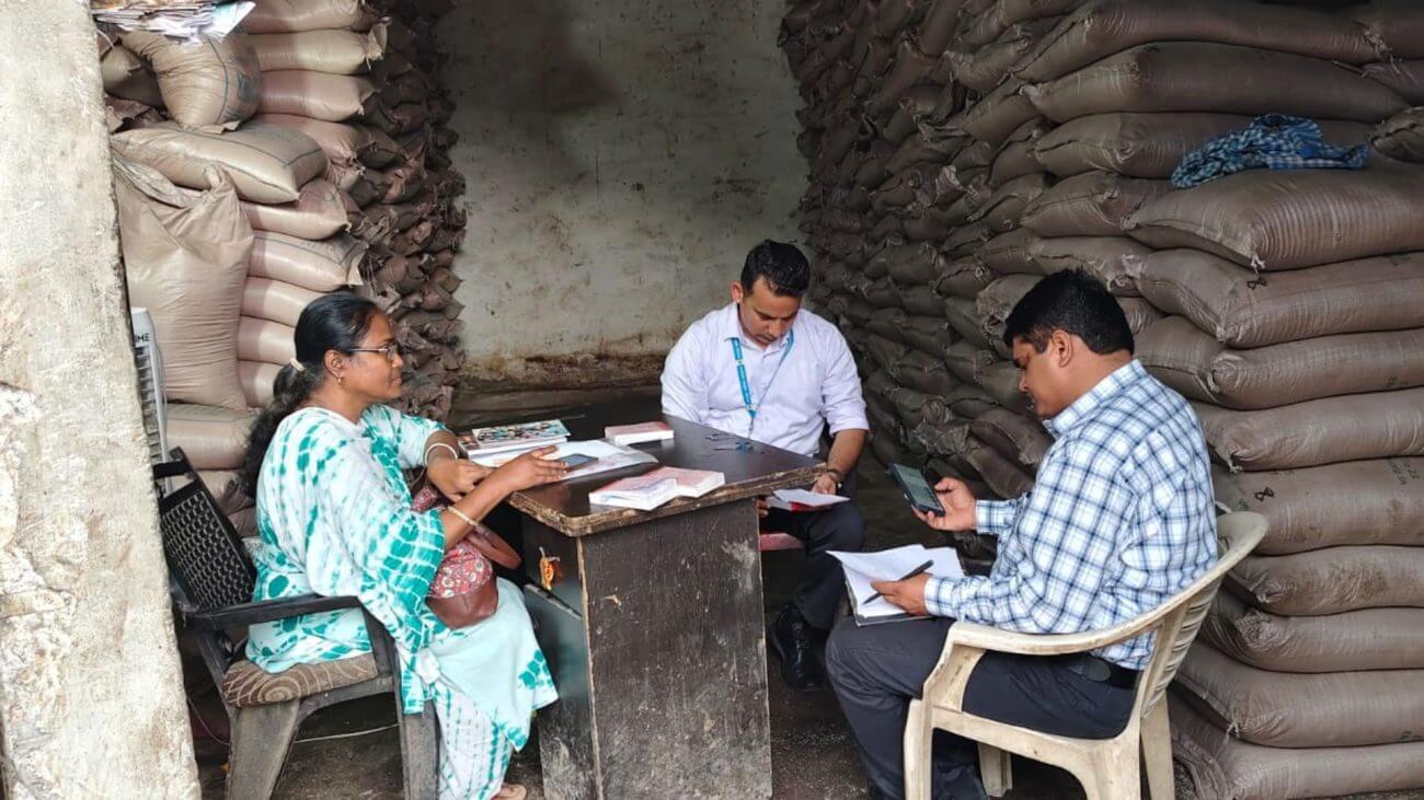 इंदौर में खाद्य विभाग की बड़ी कार्रवाई, चॉकलेट फैक्ट्री से 375 क्विंटल शक्कर की जप्त, स्टॉक सीमा से ज्यादा मिला भंडारण