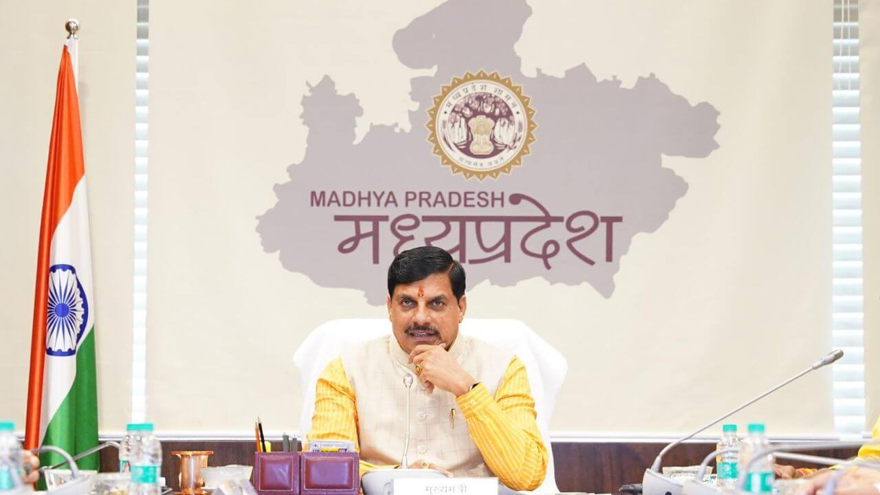 MP में अगले 48 घंटे भारी बारिश की चेतावनी, मुख्यमंत्री मोहन यादव ने कलेक्टरों को हाई अलर्ट पर रहने के दिए निर्देश