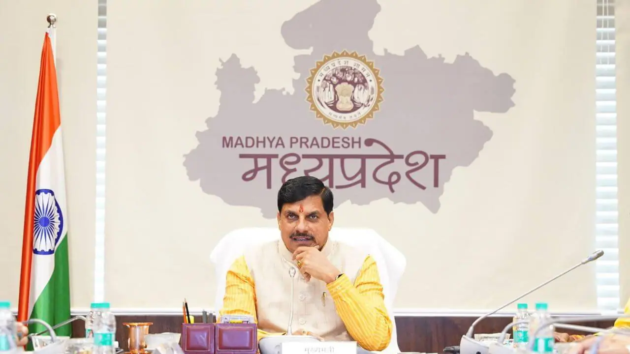 MP में अगले 48 घंटे भारी बारिश की चेतावनी, मुख्यमंत्री मोहन यादव ने कलेक्टरों को हाई अलर्ट पर रहने के दिए निर्देश