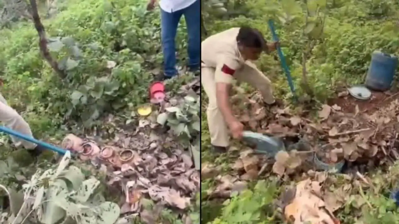 खंडवा में जमीन खोदते ही निकली शराब की खेप, आबकारी विभाग ने बरामद किए ड्रम, 13 आरोपी नामजद