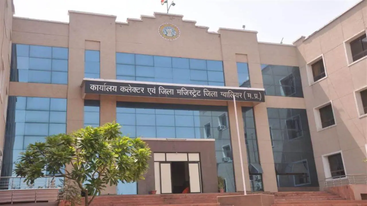 ग्वालियर में नगरीय निकाय एवं पंचायत उपचुनाव की तैयारियां तेज, कलेक्टर ने अधिकारियों को दिए निर्देश