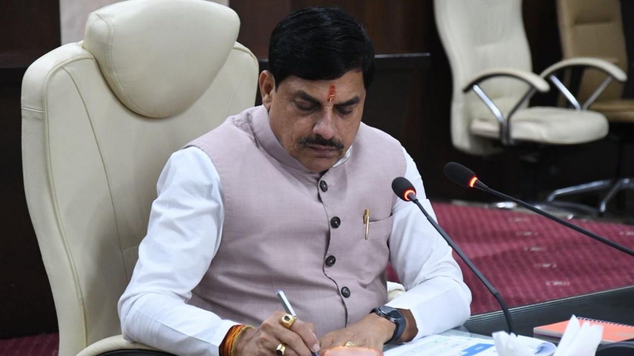 सागर शराब कांड के बाद एक्शन में MP सरकार, फील्ड में उतरीं टीमें, घर-घर स्क्रीनिंग से शराब नेटवर्क पर शिकंजा कसने की तैयारी