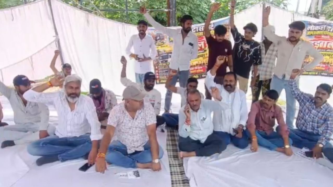 भोपाल में ट्रक-डंपर मालिकों की हड़ताल, खनिज विभाग के खिलाफ खोला मोर्चा, अवैध वसूली का आरोप