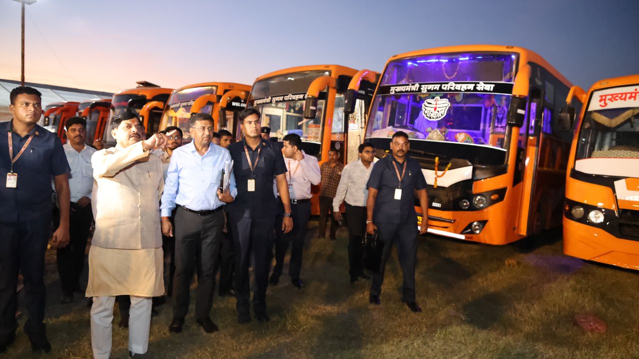 21 साल बाद MP में लौट रही लोक परिवहन बस सेवा, CM डॉ. मोहन यादव ने पहुंचकर देखीं तैयारियां, कल गडकरी के साथ करेंगे शुभारंभ