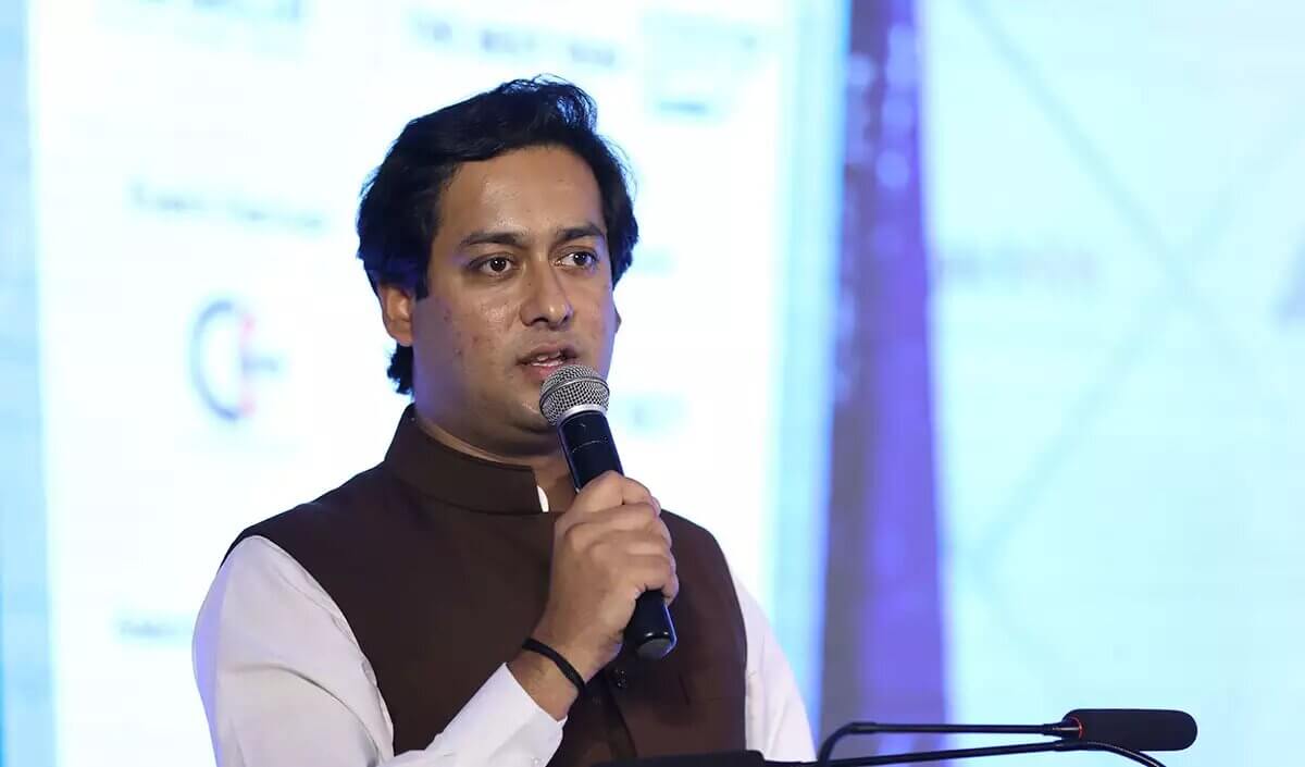 MP सरकार की ‘विकास और सेवा के 2 वर्ष’ पुस्तिका पर जयवर्धन सिंह ने उठाए सवाल, जांच की मांग